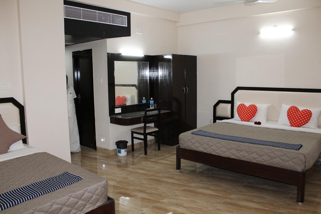 Hotel Jaidharshini Palace Kumbakonam Buitenkant foto