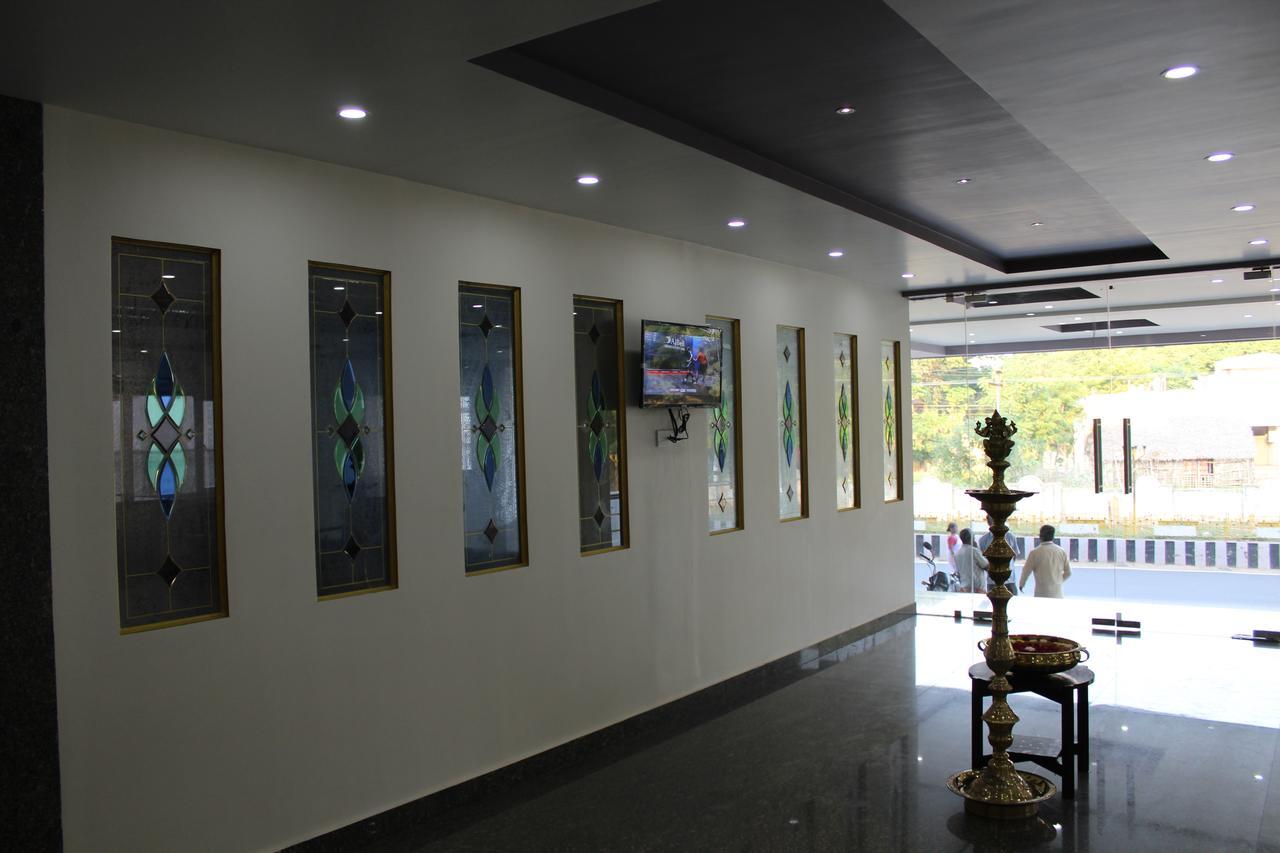 Hotel Jaidharshini Palace Kumbakonam Buitenkant foto