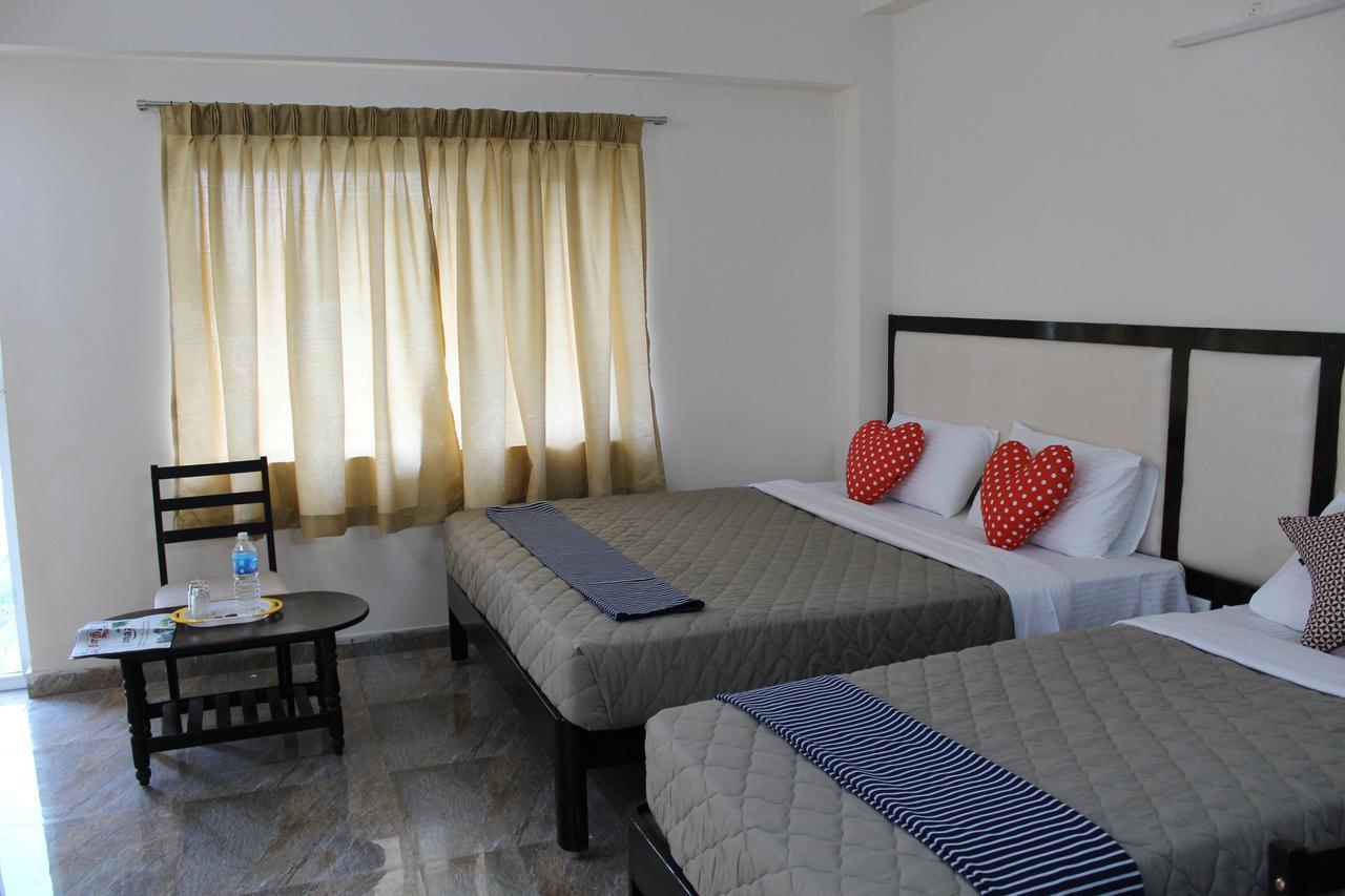 Hotel Jaidharshini Palace Kumbakonam Buitenkant foto